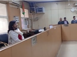 Noida Staff Kept Elderly Man Waiting, CEO Made Them Stand For 20 Minutes Noida Staff Kept Elderly Man Waiting, CEO Made Them Stand For 20 Minutes