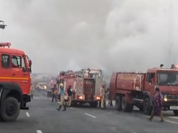 Jaipur Fire Accident: 40 गाड़ियों में लगी आग के बाद जयपुर-अजमेर हाईवे पर यातायात बंद, प्रशासन ने जारी की एडवाइजरी