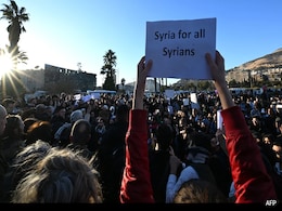 "No To Religious Rule": Hundreds Protest For Democracy, Women's Rights In Syria "No To Religious Rule": Hundreds Protest For Democracy, Women's Rights In Syria
