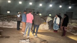गजब का करप्शन ! कांग्रेस नेता के वेयर हाउस से 16 हजार बोरी गेहूं गायब, बदले में भरे भूसा और डस्ट