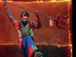 Pushpa 2 Box Office Collection Day 25: अल्लू अर्जुन की पुष्पा 2 की दहाड़ 25वें दिन भी नहीं हुई कम, क्रिसमस रिलीज को चटाई धूल Pushpa 2 Box Office Collection Day 25: अल्लू अर्जुन की पुष्पा 2 की दहाड़ 25वें दिन भी नहीं हुई कम, क्रिसमस रिलीज को चटाई धूल