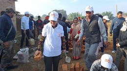 Swachhta Abhiyan: खुद ही शौचालय निर्माण में जुट गए कलेक्टर और अधिकारी, कोरिया प्रशासन ने पेश की मिसाल&nbsp;