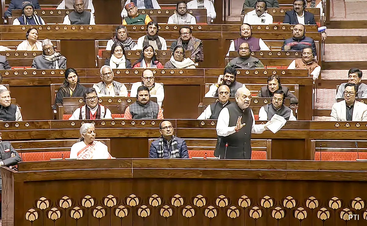 "Curtailed Freedom Of Expression": Amit Shah Attacks Congress Over Constitution