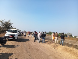 MP News : ओंकारेश्वर बांध की नहर में स्कूटी समेत गिरी मां-बेटी, जानें- इसके बाद क्या हुआ?