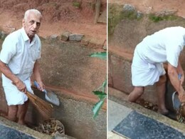 82 वर्षीय बुजुर्ग ने जब सड़क पर उठाई झाड़ू, देख लोग बोले-वाकई प्रेरणादायक