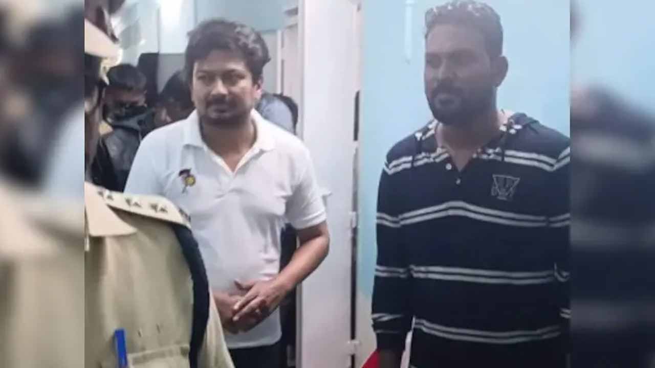 BJP Shares Sex Assault Accused's Photo With Udhayanidhi Stalin, DMK Replies