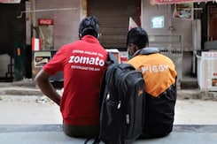 India's 10-Minute Delivery Race: Convenience or Health Hazard? India's 10-Minute Delivery Race: Convenience or Health Hazard?