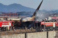 179 Dead, 2 Rescued After Plane Crashes On South Korea Runway 179 Dead, 2 Rescued After Plane Crashes On South Korea Runway