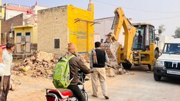 Rajasthan: बीकानेर में बीजेपी नेता के घर पर चला बुलडोजर, &nbsp;मंत्री सुम&zwj;ित गोदारा को बताया ज&zwj;िम्&zwj;मेदार&nbsp;
