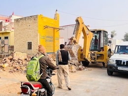 Rajasthan: बीकानेर में बीजेपी नेता के घर पर चला बुलडोजर,  मंत्री सुमित गोदारा को बताया जिम्मेदार  Rajasthan: बीकानेर में बीजेपी नेता के घर पर चला बुलडोजर,  मंत्री सुमित गोदारा को बताया जिम्मेदार