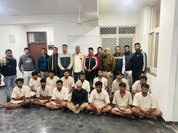 13 लाख कैश, 27 मोबाइल, 43 डेबिट कार्ड और 39 पासबुक जब्त; साइबर ठगी पर SOG का बड़ा एक्शन, 15 शातिर गिरफ्तार  13 लाख कैश, 27 मोबाइल, 43 डेबिट कार्ड और 39 पासबुक जब्त; साइबर ठगी पर SOG का बड़ा एक्शन, 15 शातिर गिरफ्तार