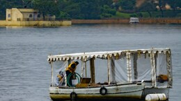 Udaipur Tourism: न्यू ईयर पर उदयपुर में पर्यटकों का बूम, 10 जनवरी तक शहर में आने-जाने वाली ट्रेनों में सभी सीटें फुल&nbsp;