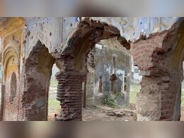 संभल: चंदौसी में सरकारी तालाब पर बनी अवैध मजार को हटाया गया संभल: चंदौसी में सरकारी तालाब पर बनी अवैध मजार को हटाया गया
