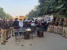 Cops Bust Noida Call Centre That Offered Fake Holiday Plans, Looted Lakhs Cops Bust Noida Call Centre That Offered Fake Holiday Plans, Looted Lakhs