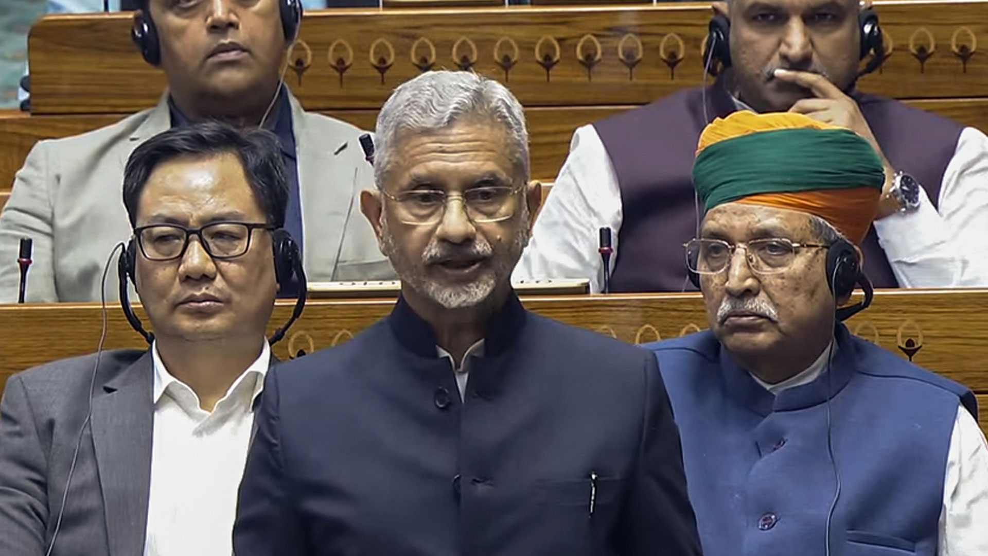 Bangladesh: Hindu Priest's Bail Hearing Deferred to January 2 | Jaishankar on China | Canada Asylum Ad