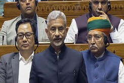 Bangladesh: Hindu Priest's Bail Hearing Deferred to January 2 | Jaishankar on China | Canada Asylum Ad Bangladesh: Hindu Priest's Bail Hearing Deferred to January 2 | Jaishankar on China | Canada Asylum Ad