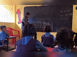 एक-एक टीचर के भरोसे 174 स्कूल, छत्तीसगढ़ के इस जिले में दांव पर देश का भविष्य!