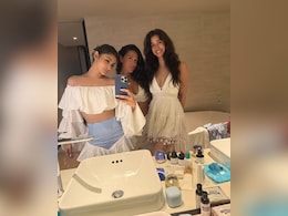 When In Thailand, Disha Patani, Mouni Roy And Krishna Shroff Take The Chance To Twin And Win In White Vacation Looks When In Thailand, Disha Patani, Mouni Roy And Krishna Shroff Take The Chance To Twin And Win In White Vacation Looks