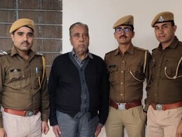 रेलवे के VIP कोटे में नौकरी दिलाने के लिए 3-3 लाख रुपये लेता था आरोपी, 15 साल बाद पुलिस ने किया गिरफ्तार रेलवे के VIP कोटे में नौकरी दिलाने के लिए 3-3 लाख रुपये लेता था आरोपी, 15 साल बाद पुलिस ने किया गिरफ्तार