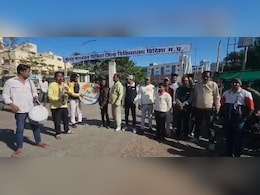 एमपी में सिविल सर्जन के निलंबन पर मना जश्न, जिला अस्पताल के सामने बजे बैंड-बाजे, जानें क्यों एमपी में सिविल सर्जन के निलंबन पर मना जश्न, जिला अस्पताल के सामने बजे बैंड-बाजे, जानें क्यों