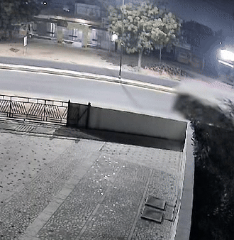 हाईवे पर बेकाबू होने के बाद 8 बार पलट गई SUV, भीषण हादसे के बाद गाड़ी में सवार लोग बोले- कोई तो चाय पिला दो