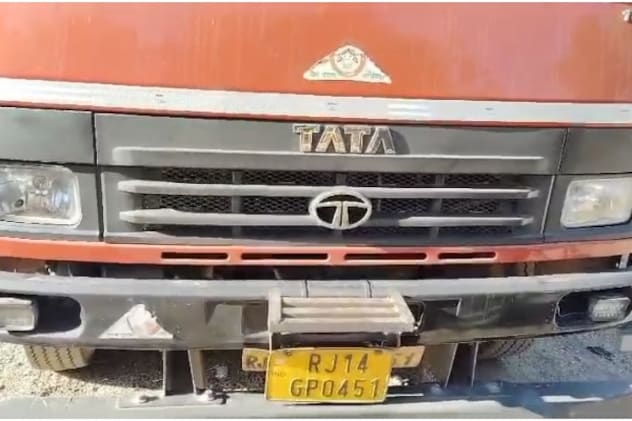 प्रेमचंद बैरवा के काफिले में घुसने वाला कैंटर पुलिस ने किया जब्त. प्रेमचंद बैरवा के काफिले में घुसने वाला कैंटर पुलिस ने किया जब्त.