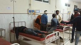 धौलपुर NH11B पर अज्ञात वाहन ने लकड़ियों से भरे ट्रैक्टर-ट्राली को मारी टक्कर; 2 लोगों की मौके पर मौत 3 गंभीर घायल
