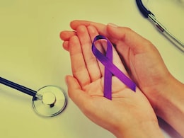 Cancer Treatment : कर्करोगाच्या रुग्णांना दिलासा; केंद्र सरकारचा मोठा निर्णय Cancer Treatment : कर्करोगाच्या रुग्णांना दिलासा; केंद्र सरकारचा मोठा निर्णय