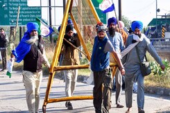 Stopped From Going To Delhi, Protesting Farmers To Resume Footmarch On Sunday Stopped From Going To Delhi, Protesting Farmers To Resume Footmarch On Sunday