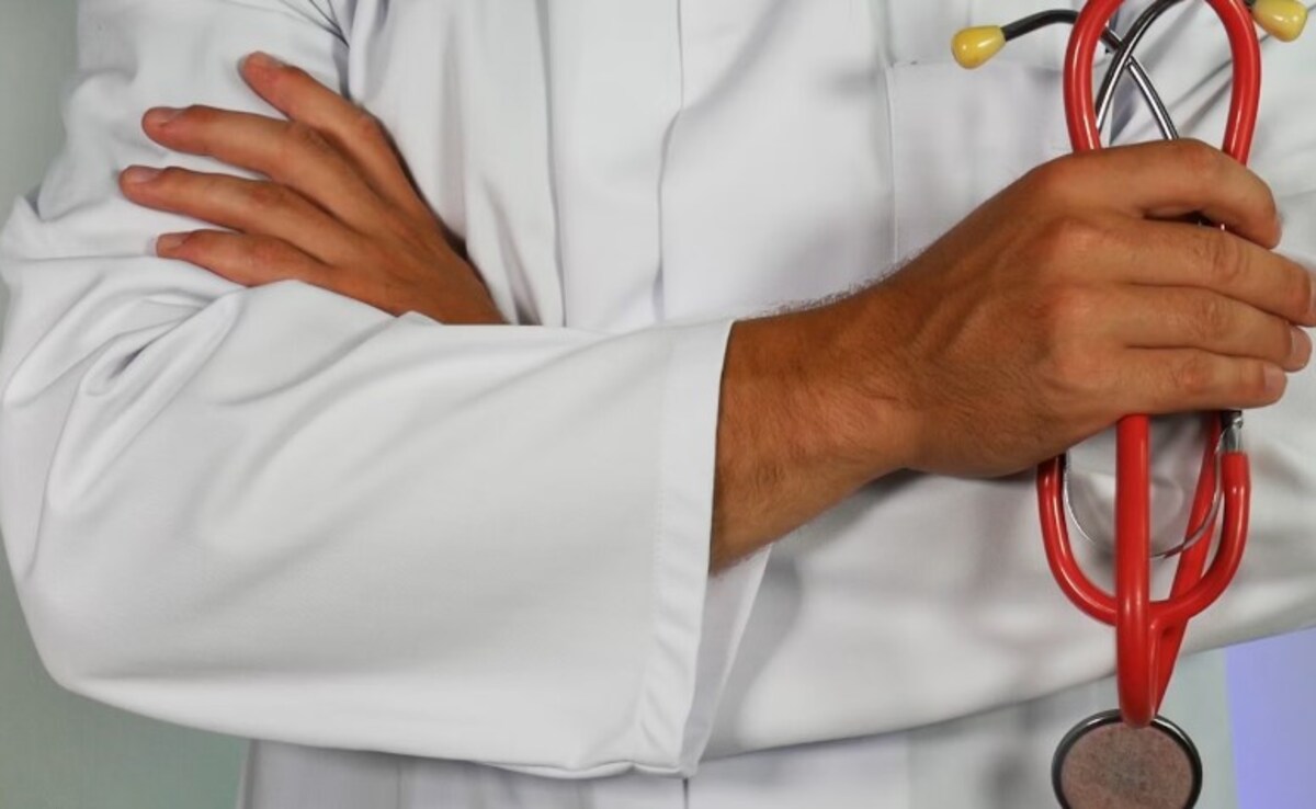 Kaushambi Двама братя бяха арестувани за извършване на операция на