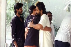 Top Actors Meet 'Pushpa 2' Star Allu Arjun After Release From Jail Top Actors Meet 'Pushpa 2' Star Allu Arjun After Release From Jail