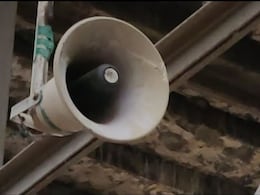 यात्रीगण कृपया ध्यान दें..जिसे समझा महिला की आवाज, उसके पीछे था ये बंदा, रेलवे की इस अनाउंसमेंट को सुन लोग खा रहे हैं धोखा