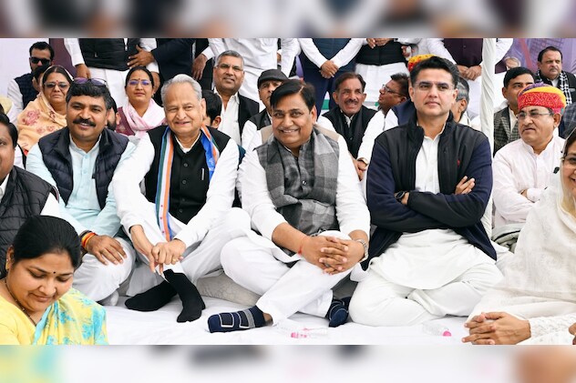 एकजुट दिखने की कोशिश एकजुट दिखने की कोशिश