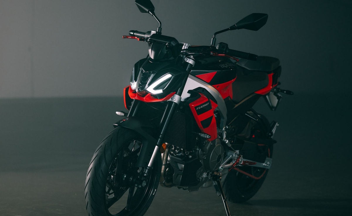 Aprilia Tuono 457 in hindi 
