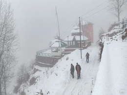 Himachal Pradesh, J&K, Covered In Heavy Snow, Smog Grips Delhi-NCR Himachal Pradesh, J&K, Covered In Heavy Snow, Smog Grips Delhi-NCR