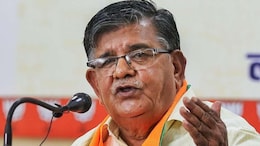 Rajasthan Politics: "लट्ठमार बोलता हूं, एमपी भी लपेटे में आ जाते हैं", उदयपुर सांसद की तरफ इशारा करके बोले राज्&zwj;यपाल