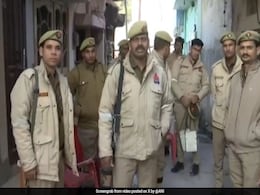 Babri Masjid Demolition Anniversary: UP Police Heightens Security Outside Shahi Eidgah In Mathura Babri Masjid Demolition Anniversary: UP Police Heightens Security Outside Shahi Eidgah In Mathura