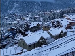 हिमाचल प्रदेश में भारी बर्फबारी; नाले में बहने लगा ग्लेशियर, 433 सड़कें बंद हिमाचल प्रदेश में भारी बर्फबारी; नाले में बहने लगा ग्लेशियर, 433 सड़कें बंद