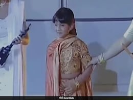 ये बच्ची हो गई है बड़ी, कर चुकी है फिल्मों से लेकर वेब सीरीज में काम, कभी पापा की जगह लिया था IIFA अवार्ड ये बच्ची हो गई है बड़ी, कर चुकी है फिल्मों से लेकर वेब सीरीज में काम, कभी पापा की जगह लिया था IIFA अवार्ड