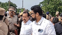 Locals Throw Mud On Tamil Nadu Minister During Visit To Cyclone-Hit Area