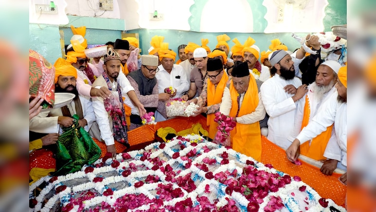 Hazrat Kamal Chishti: हजरत मौलाना कमाल चिश्ती के 693वें उर्स की शुरुआत, बांग्लादेश के हिंदुओं के लिए की गई अमन की दुआ
