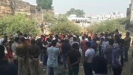 मंदिर में पशु का कटा हुआ सिर मिलने से हंगामा, हिंन्दू संगठनों के ऐलान पर दुकानें बंद; इलाके में छाया सन्नाटा
