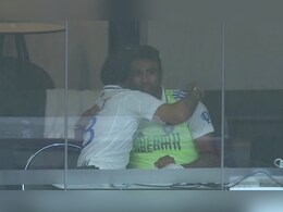 Video: अश्विन ने इंटरनेशनल क्रिकेट को कहा अलविदा, कोहली हुए इमोशनल, लगाया गले से