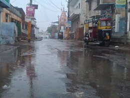 Rajasthan Weather: मौसम ने खाई पलटी, सर्दी के सीजन में झमाझम बारिश का दौर; अगले दो दिन जमकर बरसेंगे बादल!