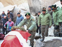 चरवाहा जिसने पलटी युद्ध की बाज़ी, ताशी नामग्याल नहीं रहे; सेना ने दी श्रद्धांजलि चरवाहा जिसने पलटी युद्ध की बाज़ी, ताशी नामग्याल नहीं रहे; सेना ने दी श्रद्धांजलि