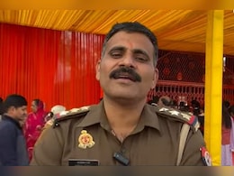 पुलिस की सख्त वर्दी के भीतर अवधि भाषा के कवि का मन, अपने खास अंदाज के लिए मशहूर हैं कुंभ में ड्यूटी कर रहे ये COP पुलिस की सख्त वर्दी के भीतर अवधि भाषा के कवि का मन, अपने खास अंदाज के लिए मशहूर हैं कुंभ में ड्यूटी कर रहे ये COP