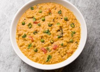 Need Weight Loss-Friendly Comfort Food? This High-Protein Lobia Khichdi Is The Answer Need Weight Loss-Friendly Comfort Food? This High-Protein Lobia Khichdi Is The Answer
