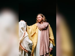 "Jesus Models" In USA Are Turning Their Resemblance To The Son Of God Into A Side Hustle "Jesus Models" In USA Are Turning Their Resemblance To The Son Of God Into A Side Hustle