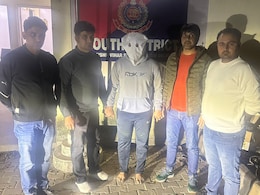 दिल्ली नेब सराय मर्डर: गर्दन पर चाकू मार बेटे ने माता-पिता को मार डाला, बहन को भी नहीं छोड़ा  दिल्ली नेब सराय मर्डर: गर्दन पर चाकू मार बेटे ने माता-पिता को मार डाला, बहन को भी नहीं छोड़ा