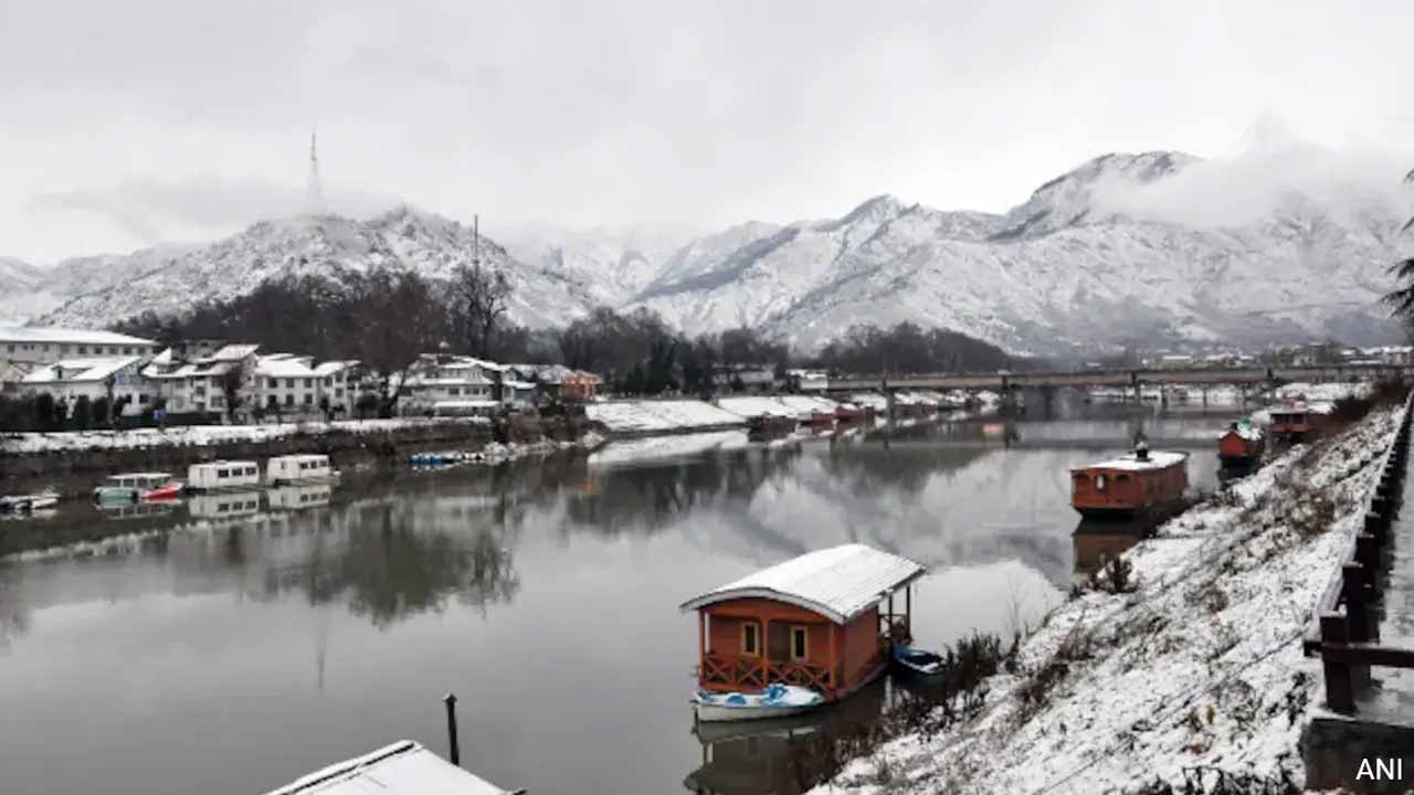 Chillai Kalan Begins In Kashmir, Srinagar Sees Coldest December Night In 50 Years